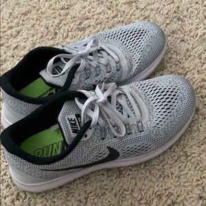 Nike free run size 8 grey